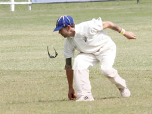 After the Council’s miss-hap with the home ground in Port Douglas the Court House Hotel Port Douglas Mudcrabs B Grade cricket team had to travel up to Atherton for the second week of the two day ‘home