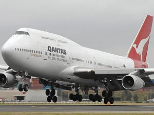 Latest government figures showed the airline accounted for 19.8% of international traffic to and from Australia in November, down from 24.2% the year before. Qantas Group saw its share of traffic fall from 30.2% in November 2008 to 28.3%.