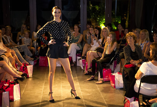 modele 14 Port Douglas Fashion