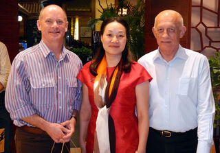 Bob Manning with Premier Campbell Newman and Madame Wu, Chair of Pingyue Tea Industry (Fujian) Co Ltd.